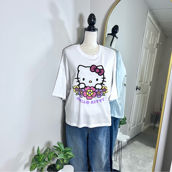 Hello Kitty y2k white graphic XL T-Shirt - Picture 3 of 11